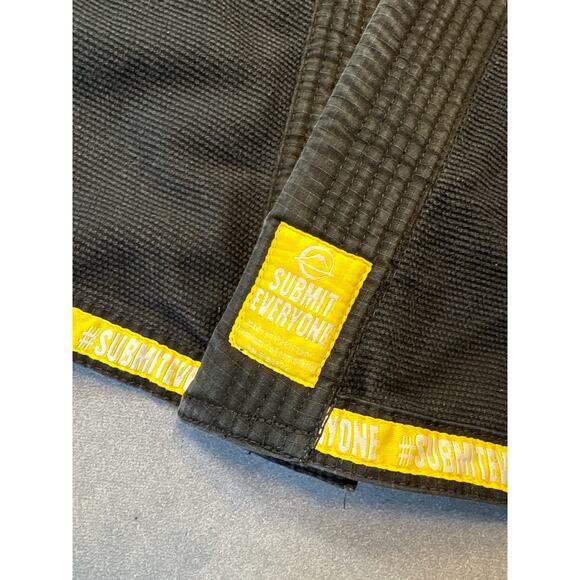 Submit Everyone Fuji jujutsu Gi Black with Yellow Accents, Size “W1” - Picture 3 of 12